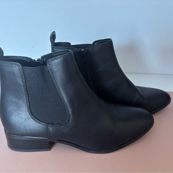 Aldo Women's Leather Chelsea Boot - Black size 7 - Picture 2 of 4